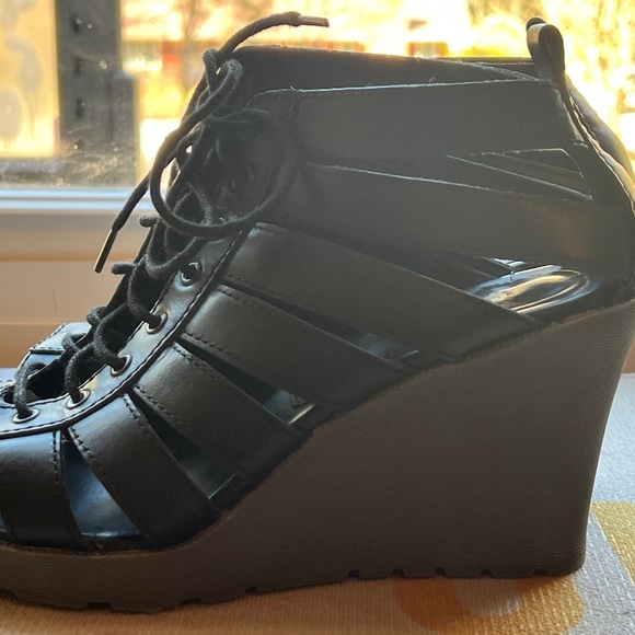 Dr. Martens lace up black wedges Docs size 7 - Picture 2 of 8